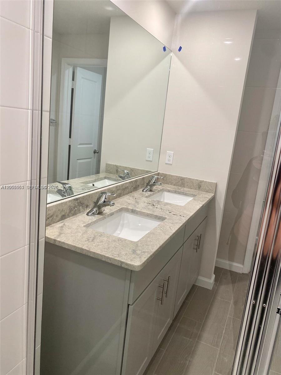 5629 Mentmore Dr, Mangonia Park FL 33407