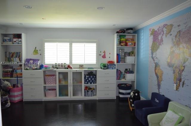 173 S Shore Dr S, Miami FL 33133