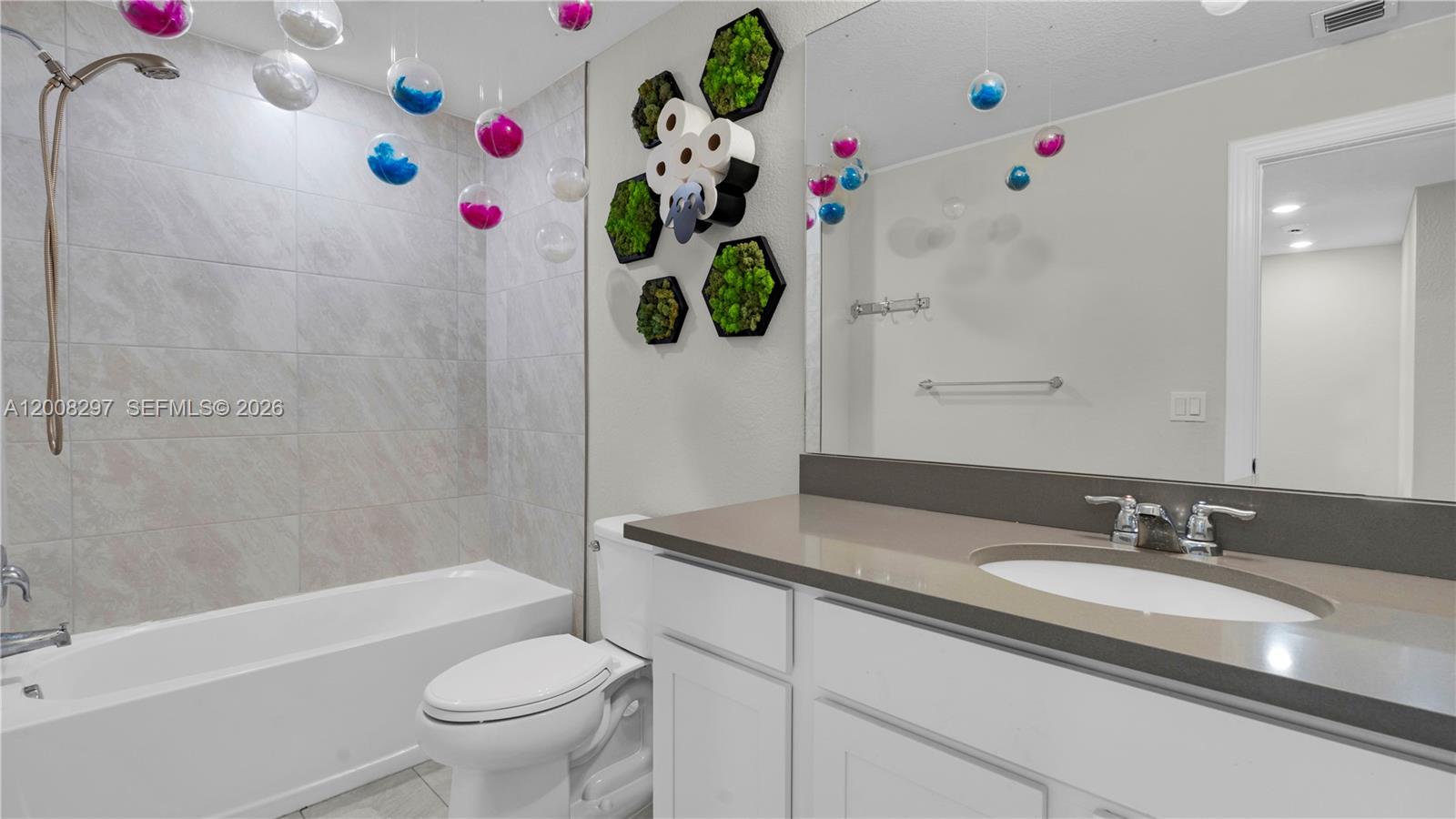 2913 Olivia Ave, Lauderdale Lakes FL 33311
