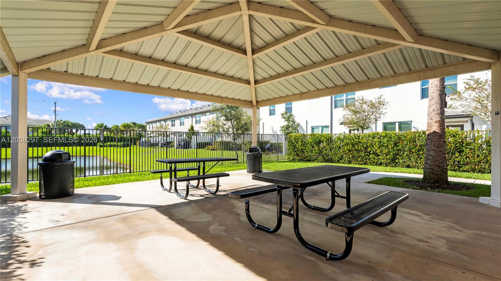 2913 Olivia Ave, Lauderdale Lakes FL 33311