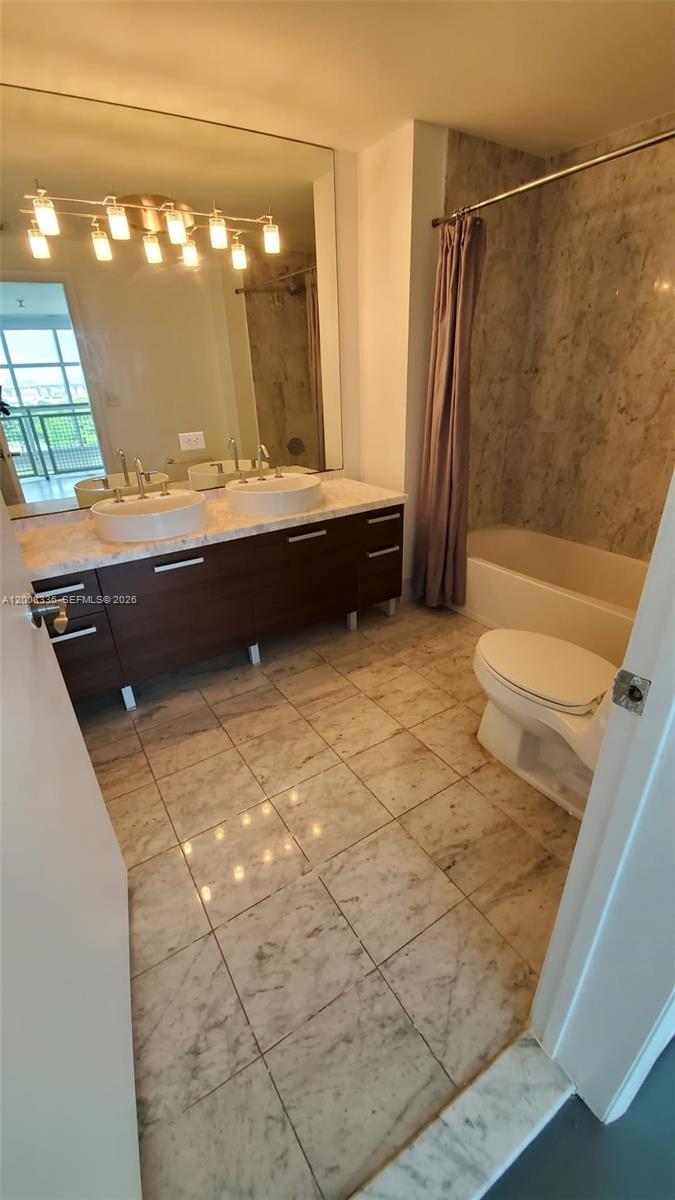 253 NE 2nd St #434, Miami FL 33132