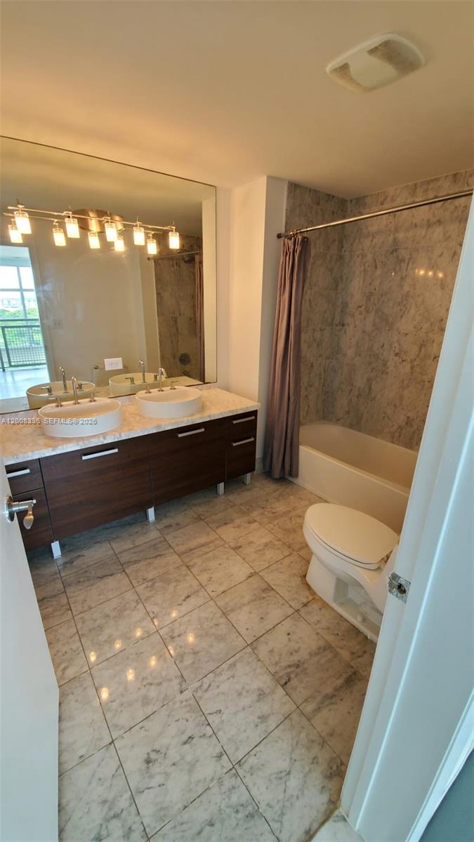 253 NE 2nd St #434, Miami FL 33132