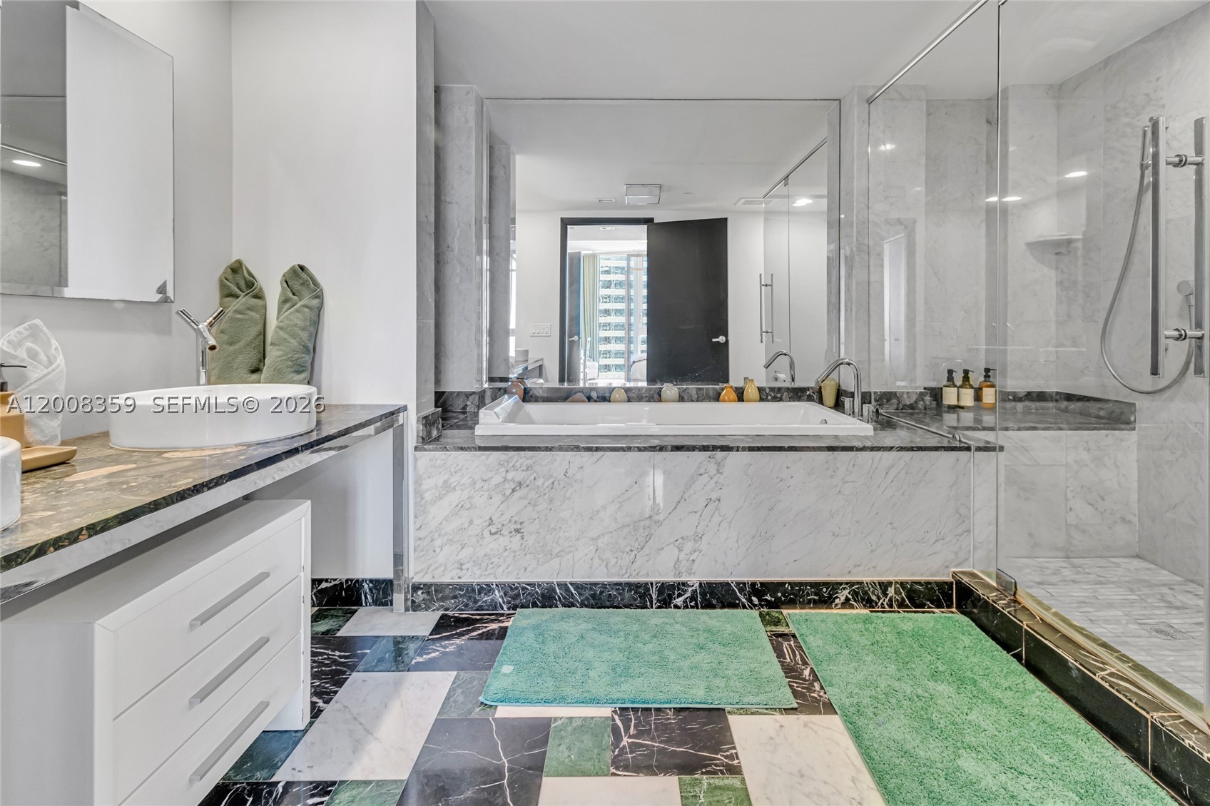 485 Brickell Ave #2508, Miami FL 33131