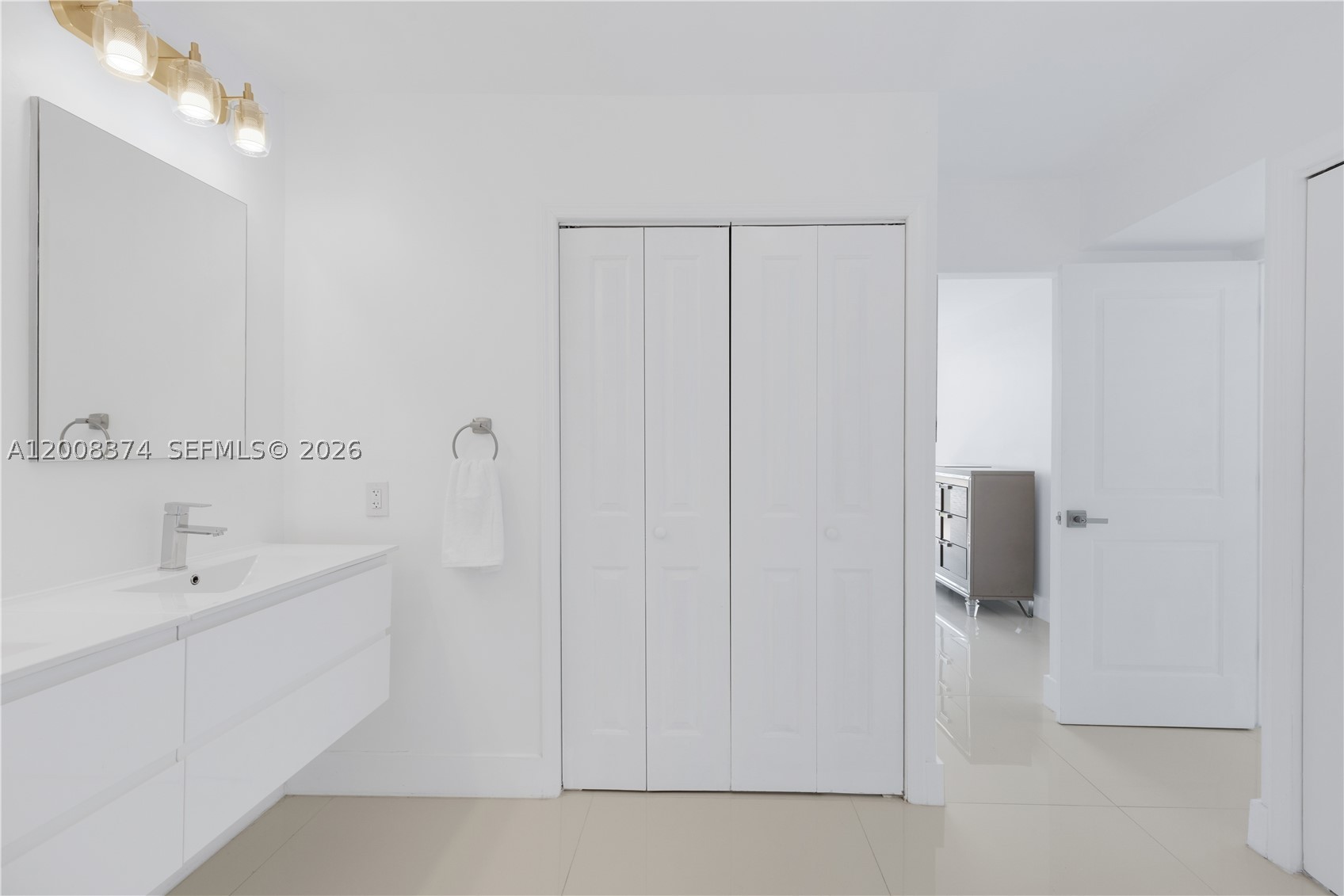 3701 N Country Club Dr #1805, Aventura FL 33180