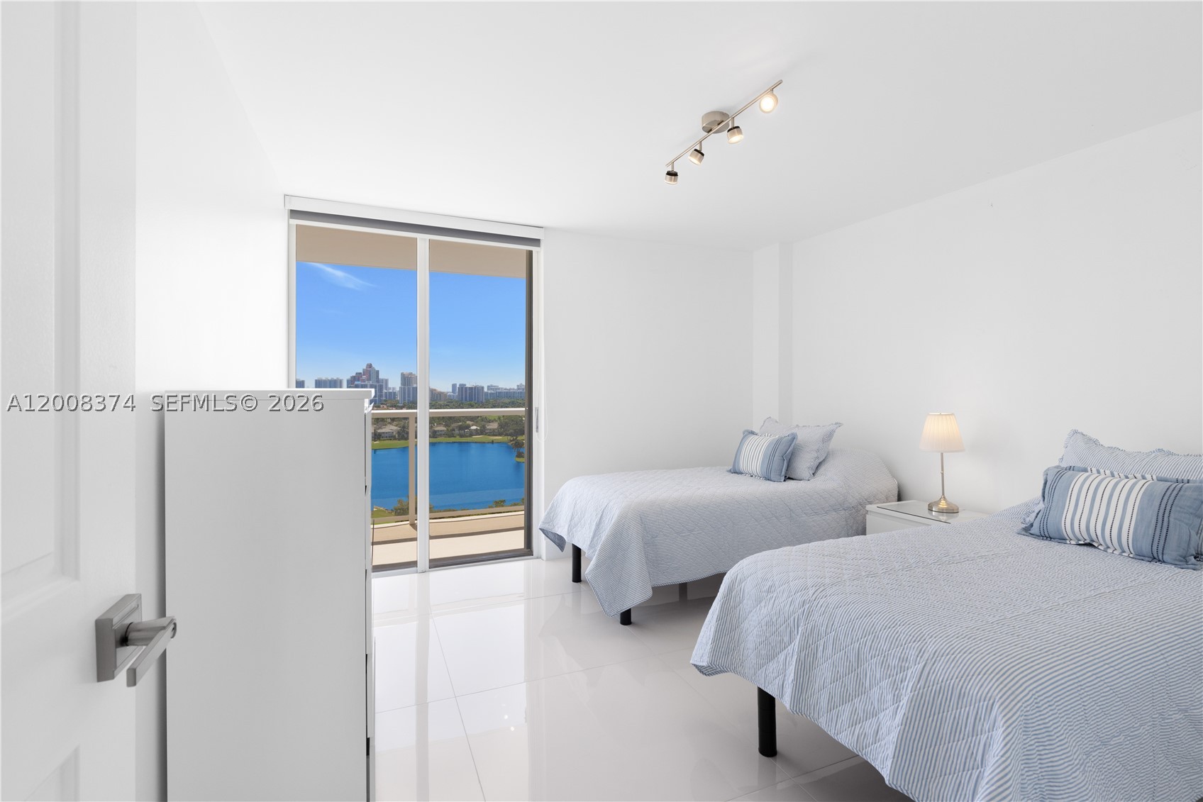 3701 N Country Club Dr #1805, Aventura FL 33180