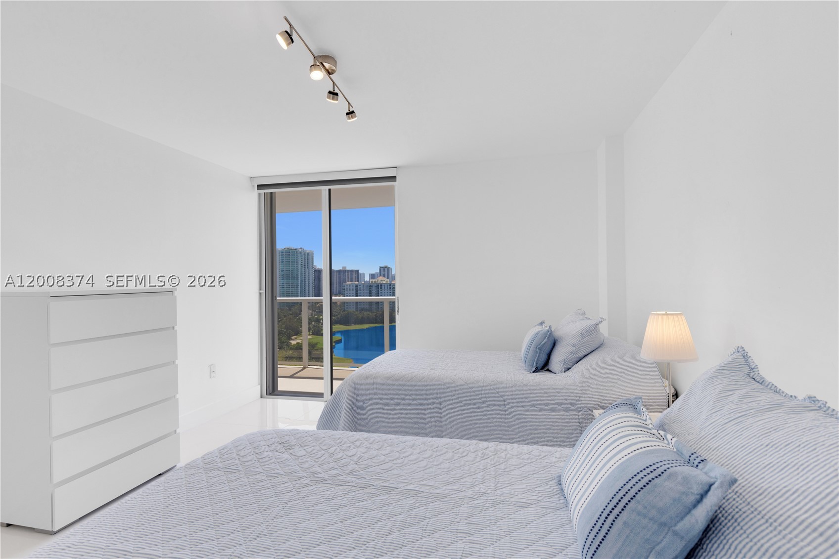 3701 N Country Club Dr #1805, Aventura FL 33180