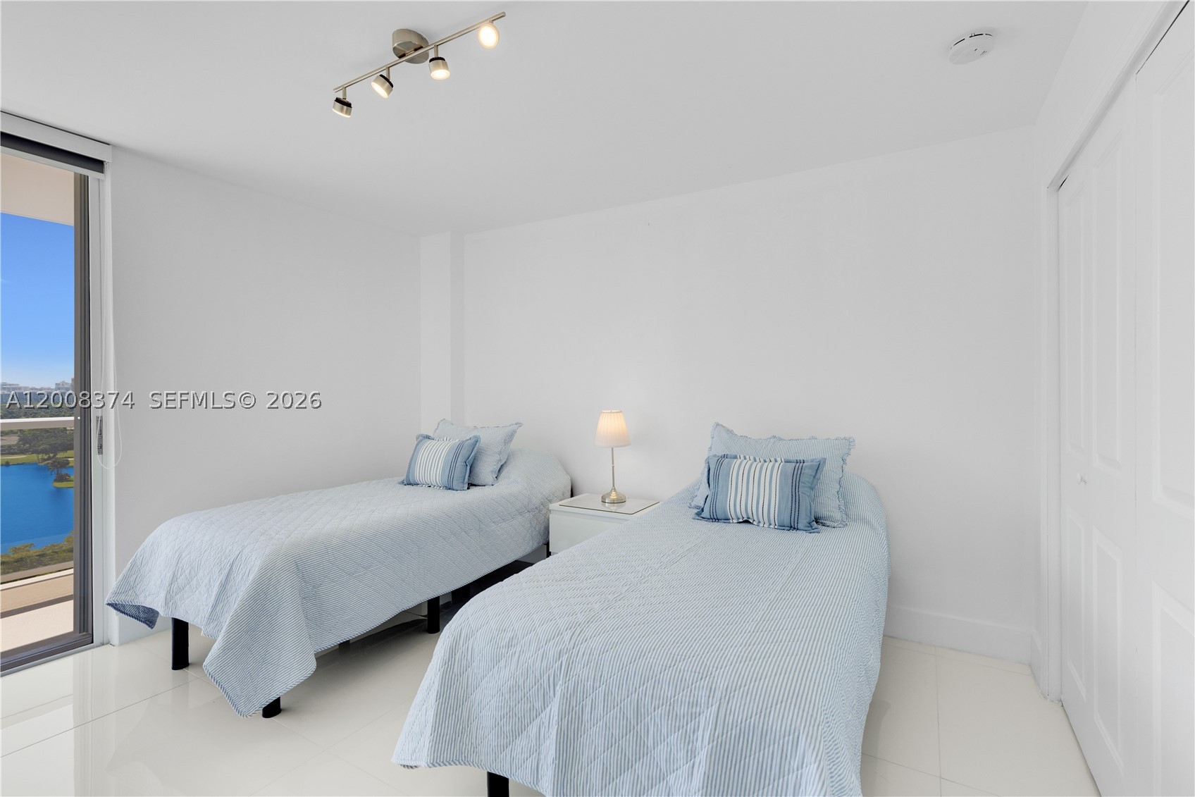 3701 N Country Club Dr #1805, Aventura FL 33180
