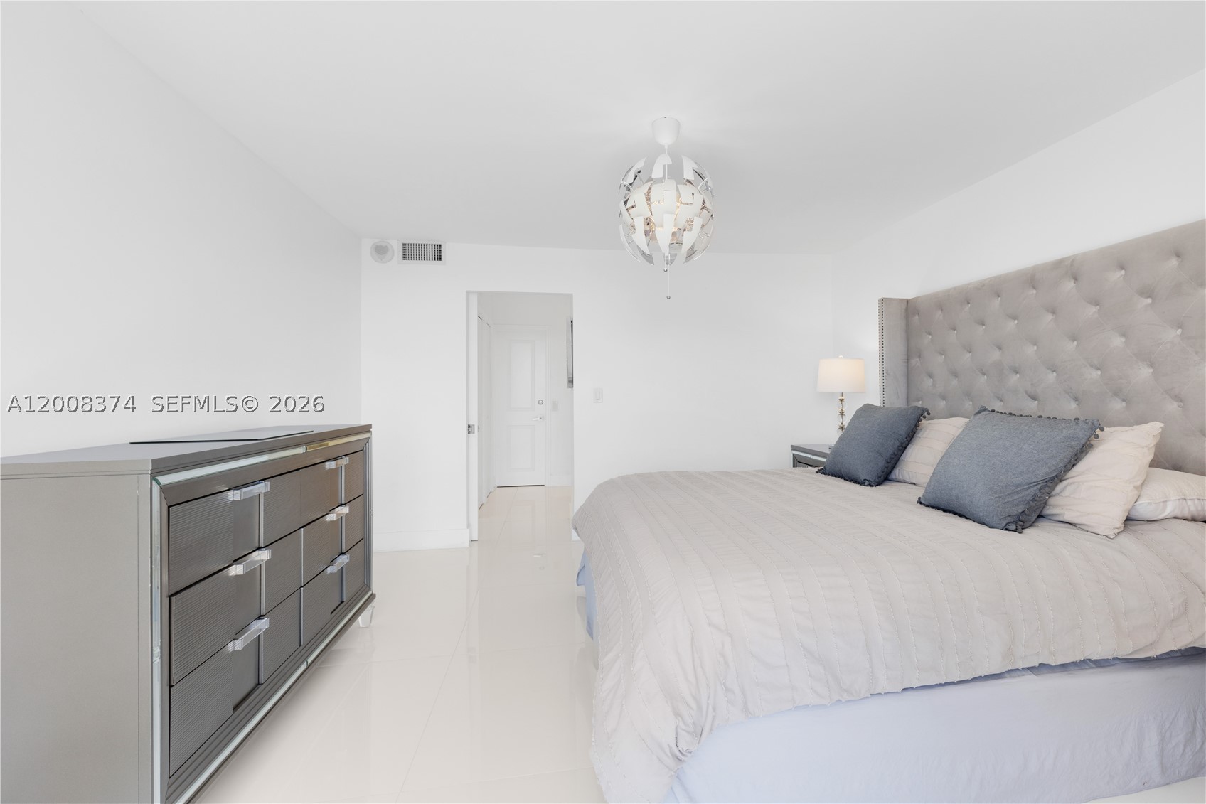 3701 N Country Club Dr #1805, Aventura FL 33180