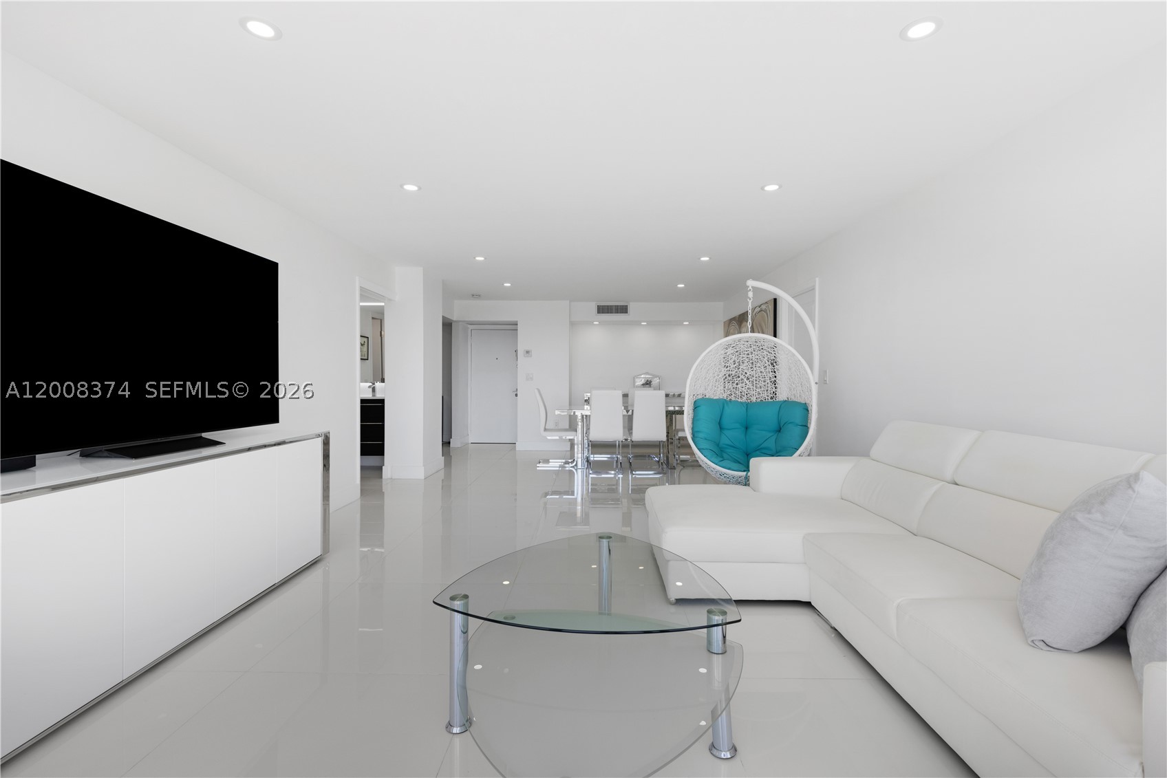 3701 N Country Club Dr #1805, Aventura FL 33180