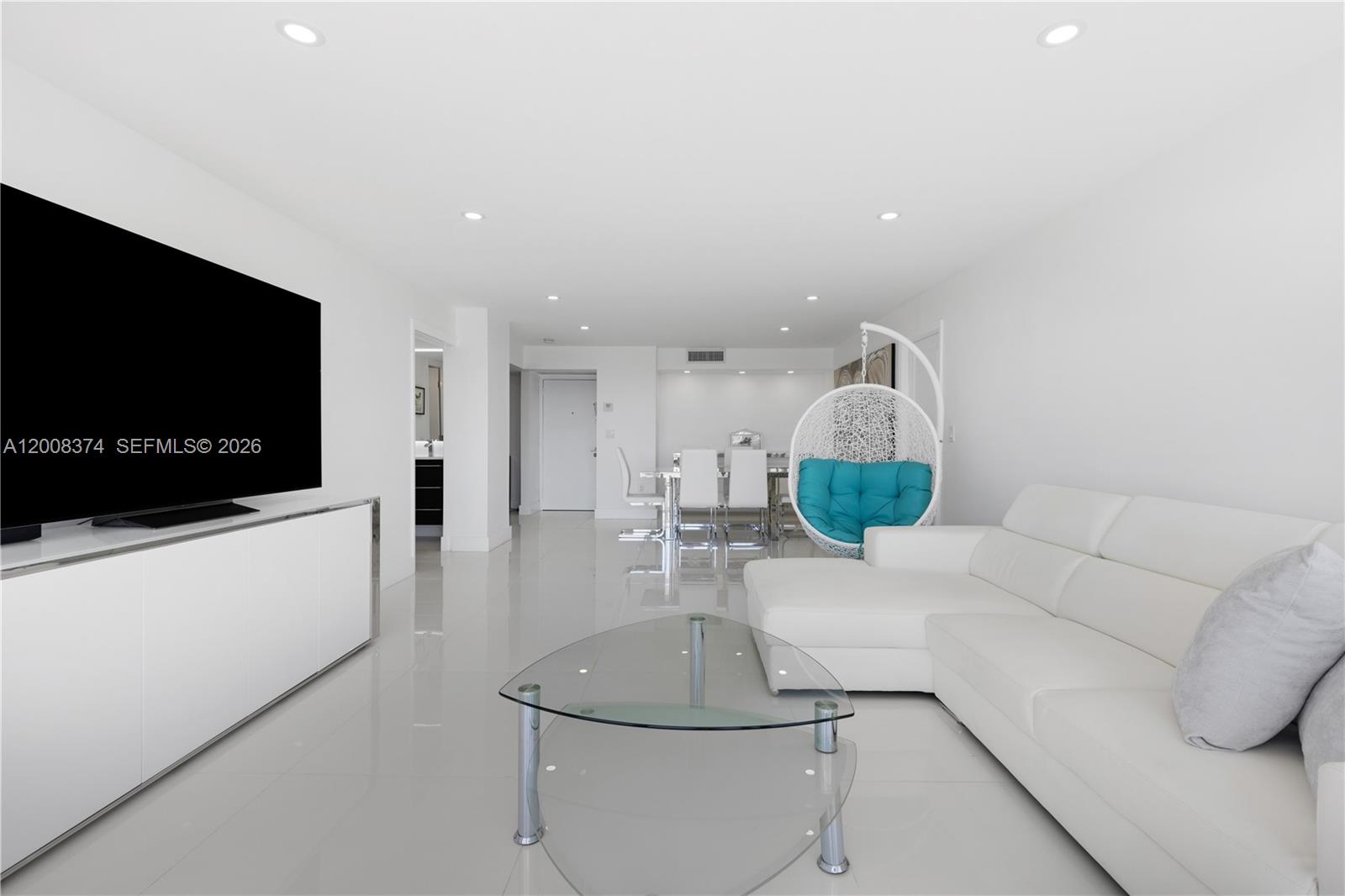 3701 N Country Club Dr #1805, Aventura FL 33180