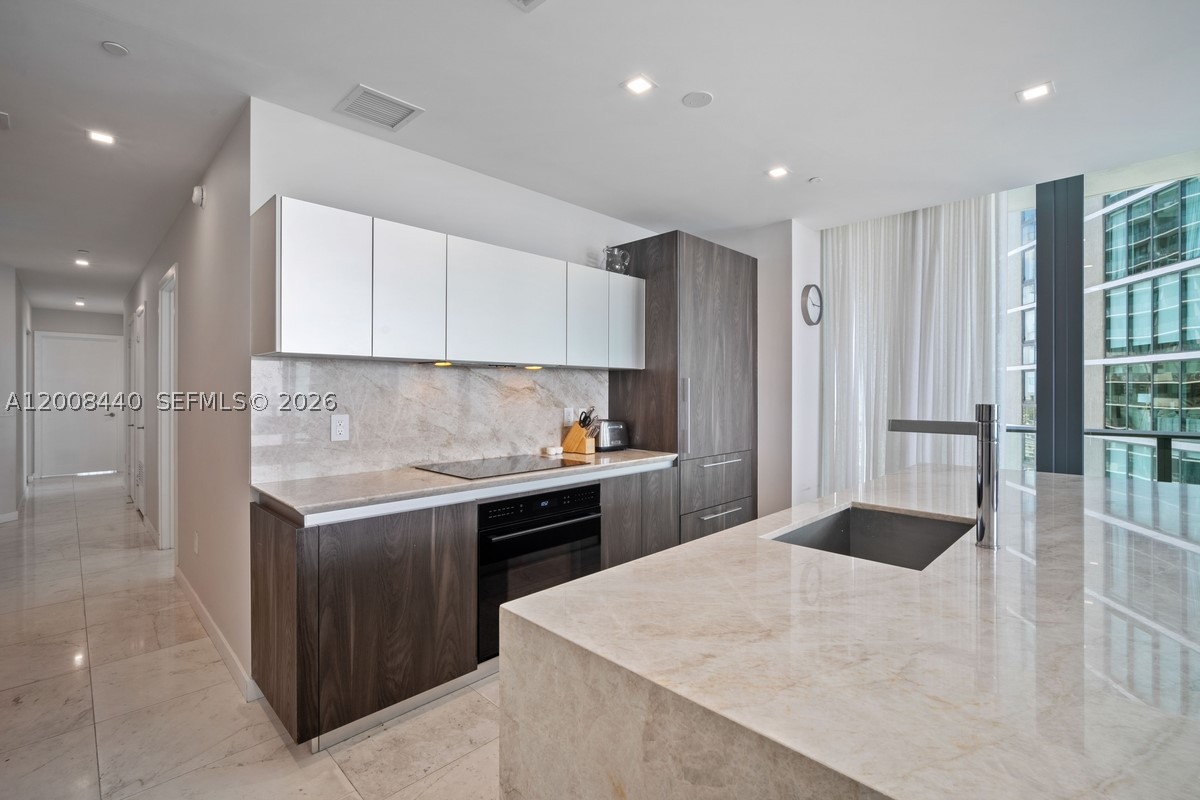 480 NE 31 #2707, Miami FL 33137