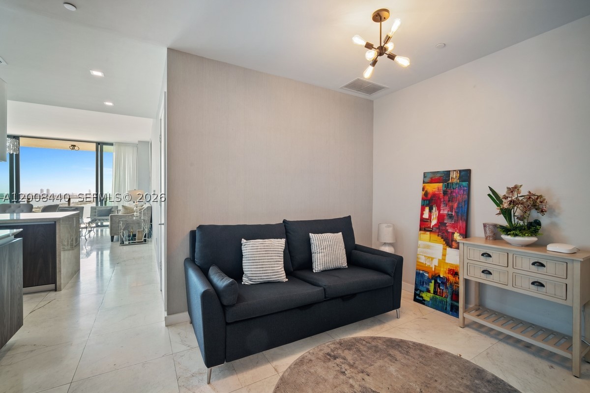 480 NE 31 #2707, Miami FL 33137