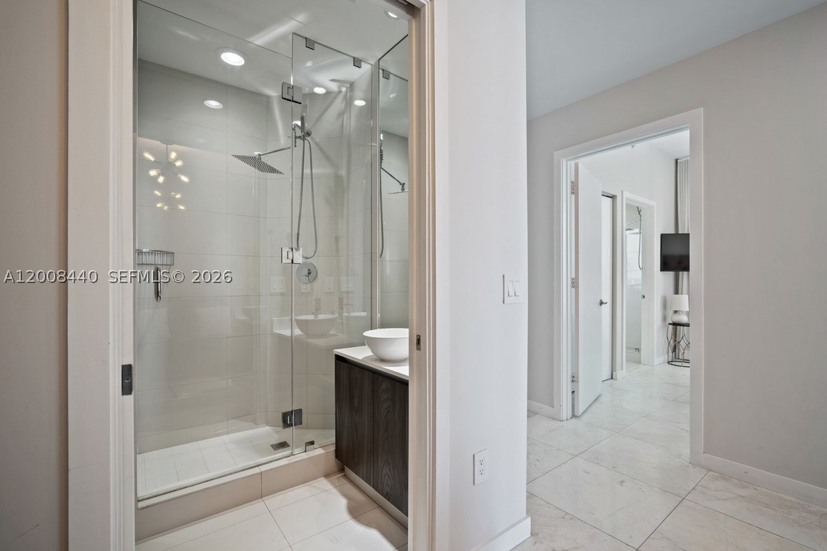480 NE 31 #2707, Miami FL 33137