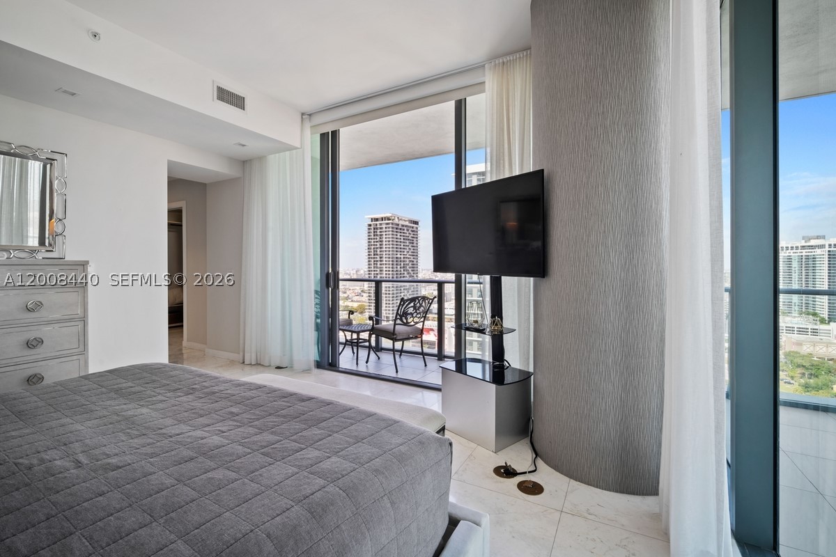 480 NE 31 #2707, Miami FL 33137