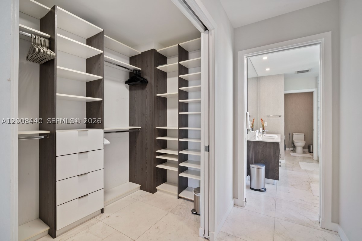 480 NE 31 #2707, Miami FL 33137