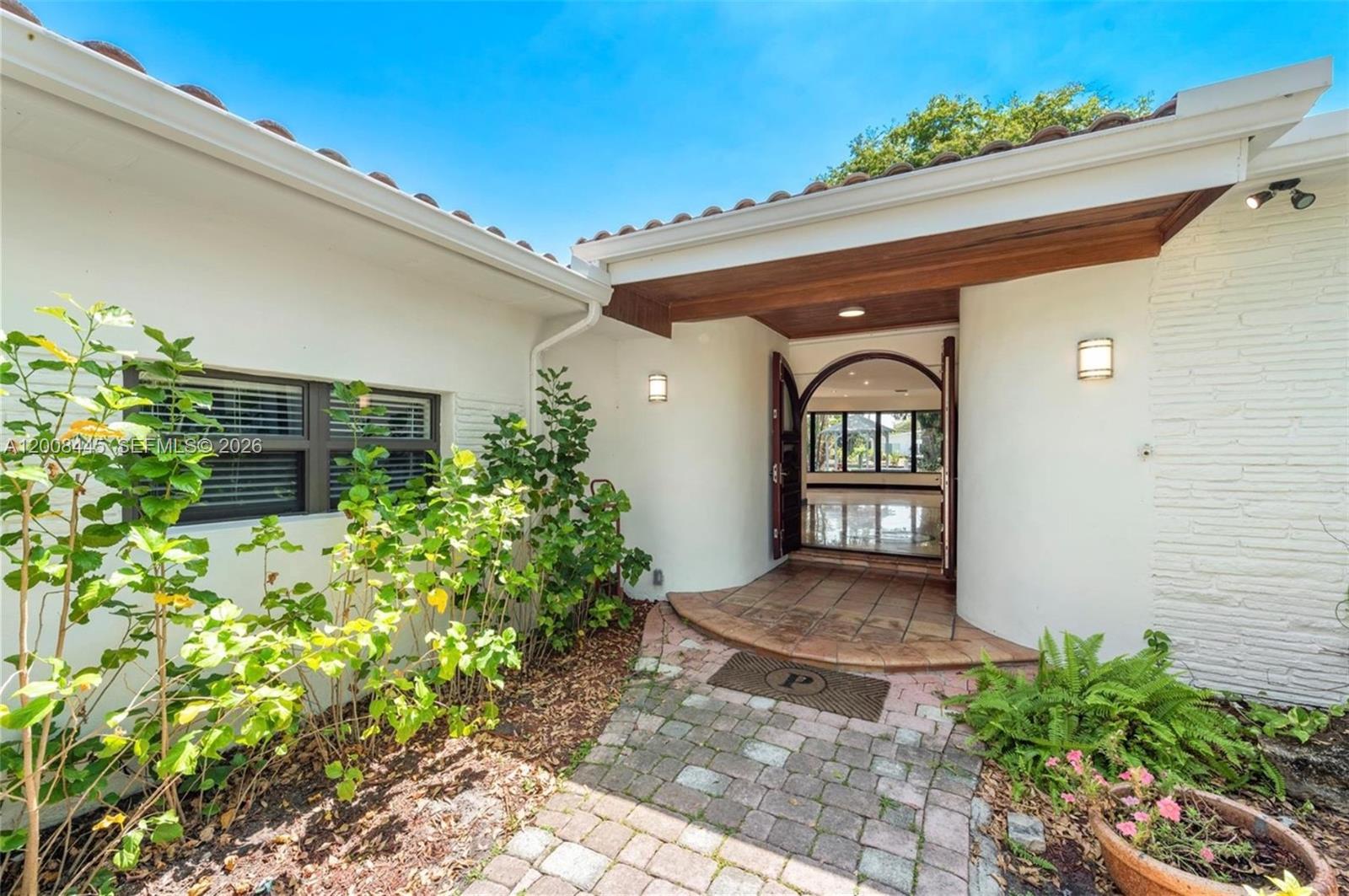 540 S Shore Dr, Miami Beach FL 33141