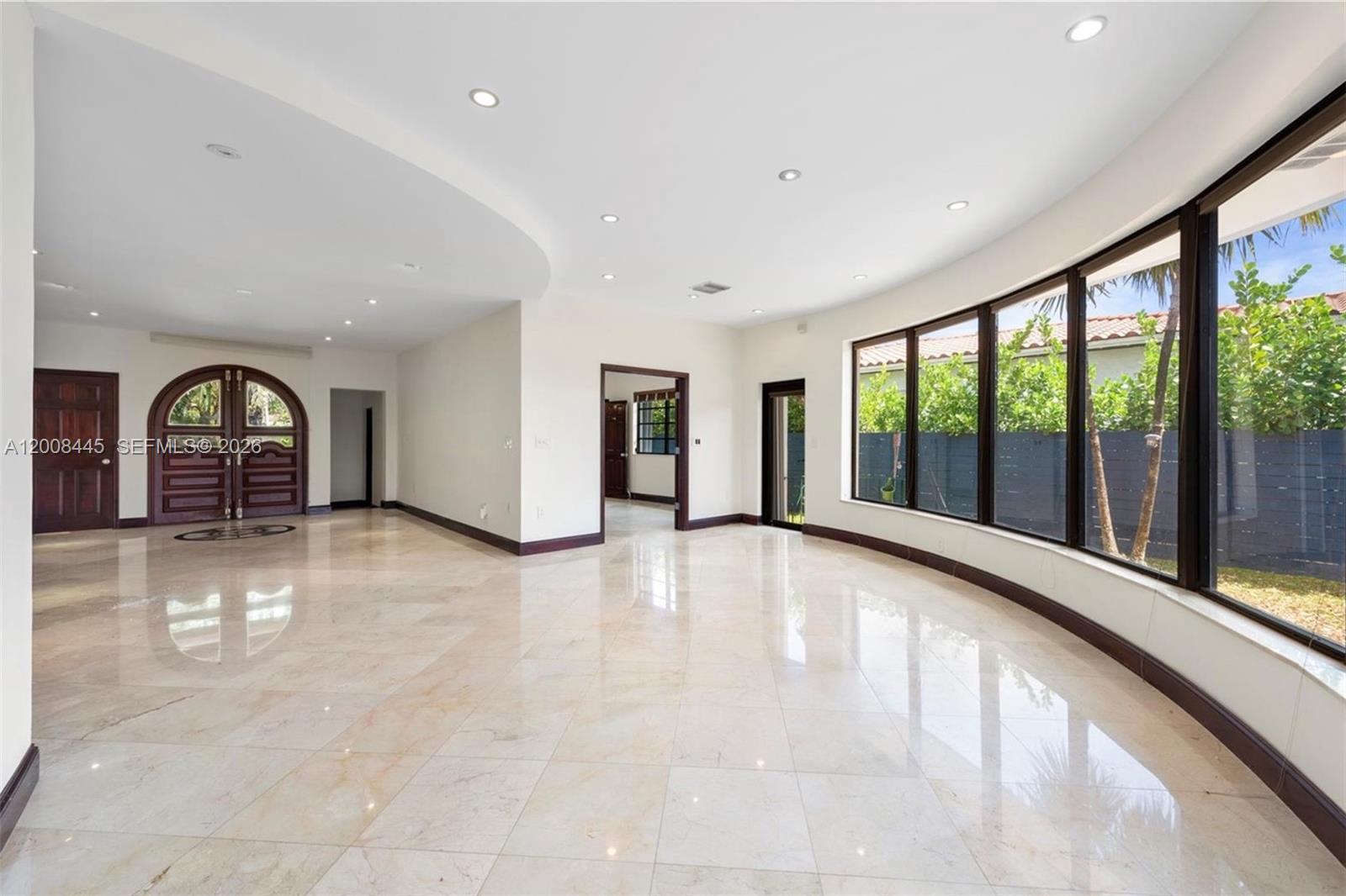 540 S Shore Dr, Miami Beach FL 33141