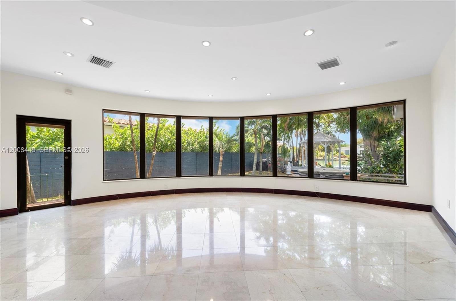 540 S Shore Dr, Miami Beach FL 33141
