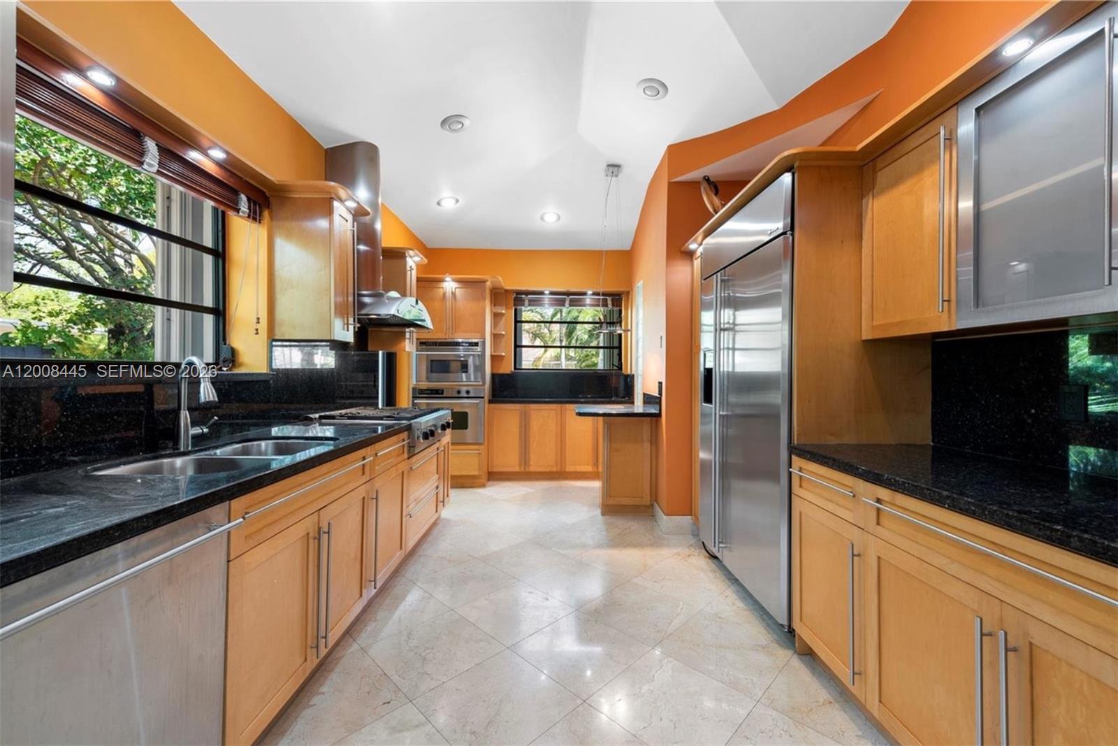 540 S Shore Dr, Miami Beach FL 33141