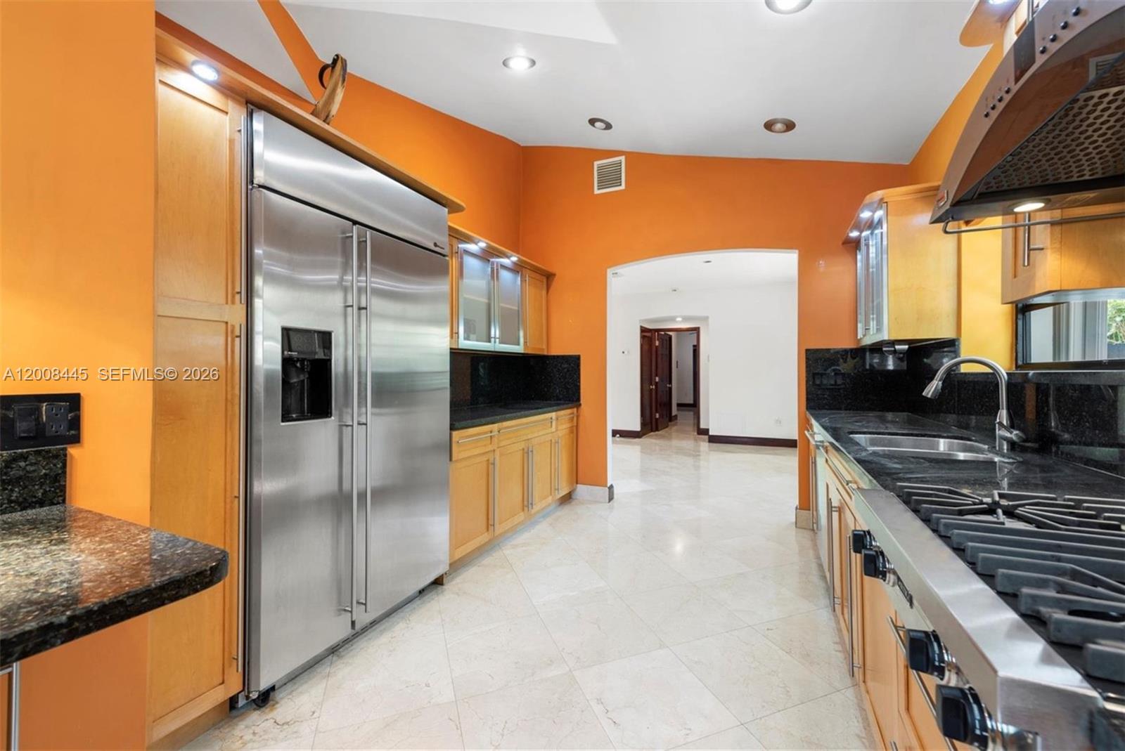 540 S Shore Dr, Miami Beach FL 33141