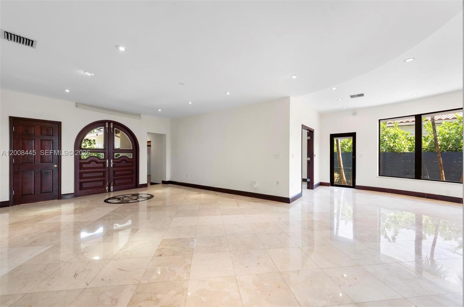 540 S Shore Dr, Miami Beach FL 33141