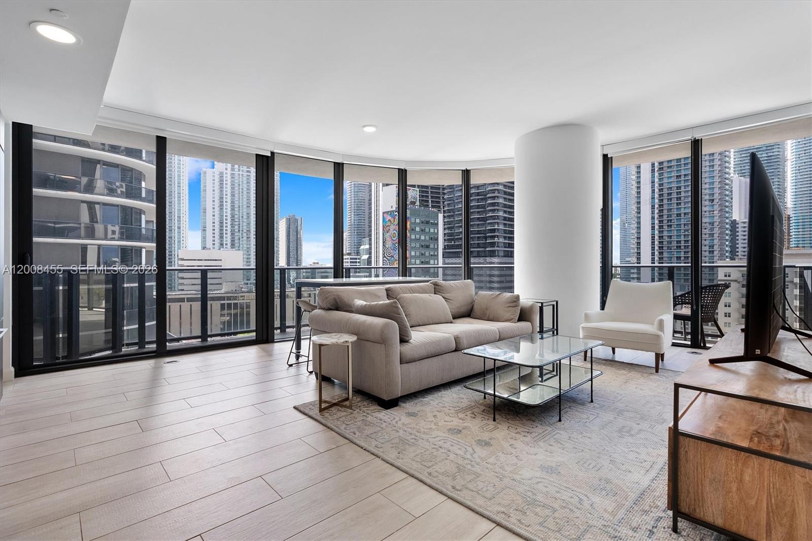 55 SW 9th St #1103, Miami FL 33130