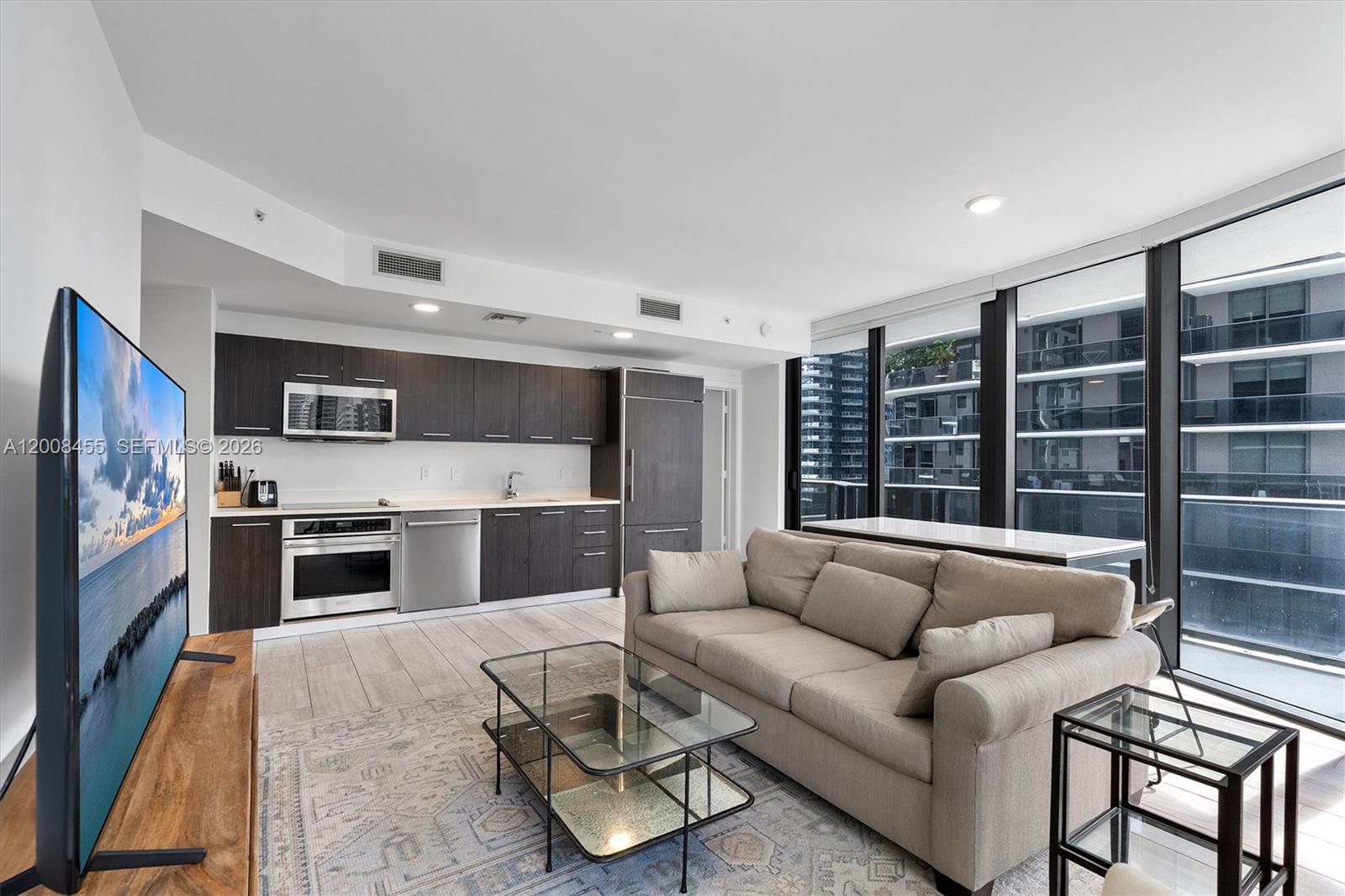 55 SW 9th St #1103, Miami FL 33130