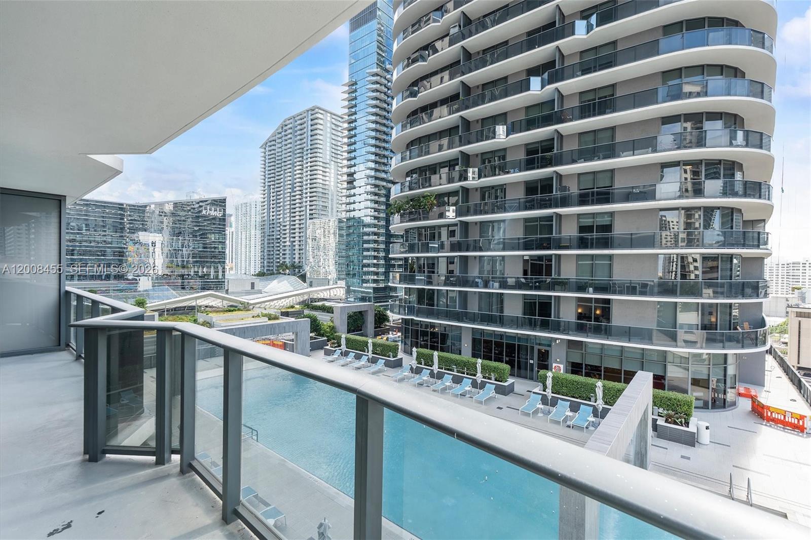 55 SW 9th St #1103, Miami FL 33130