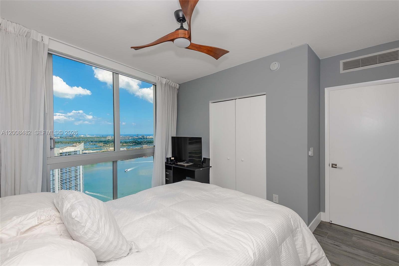 465 Brickell Ave #5101, Miami FL 33131