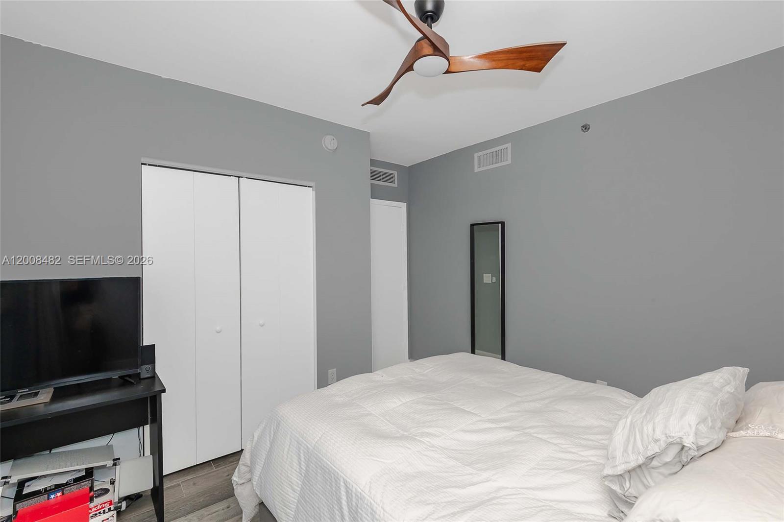 465 Brickell Ave #5101, Miami FL 33131