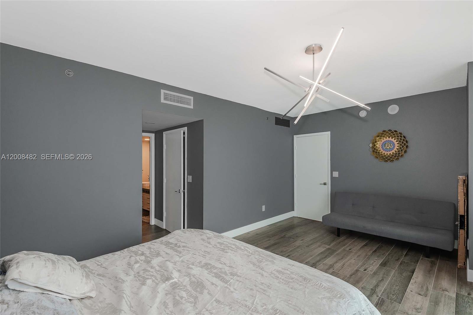 465 Brickell Ave #5101, Miami FL 33131