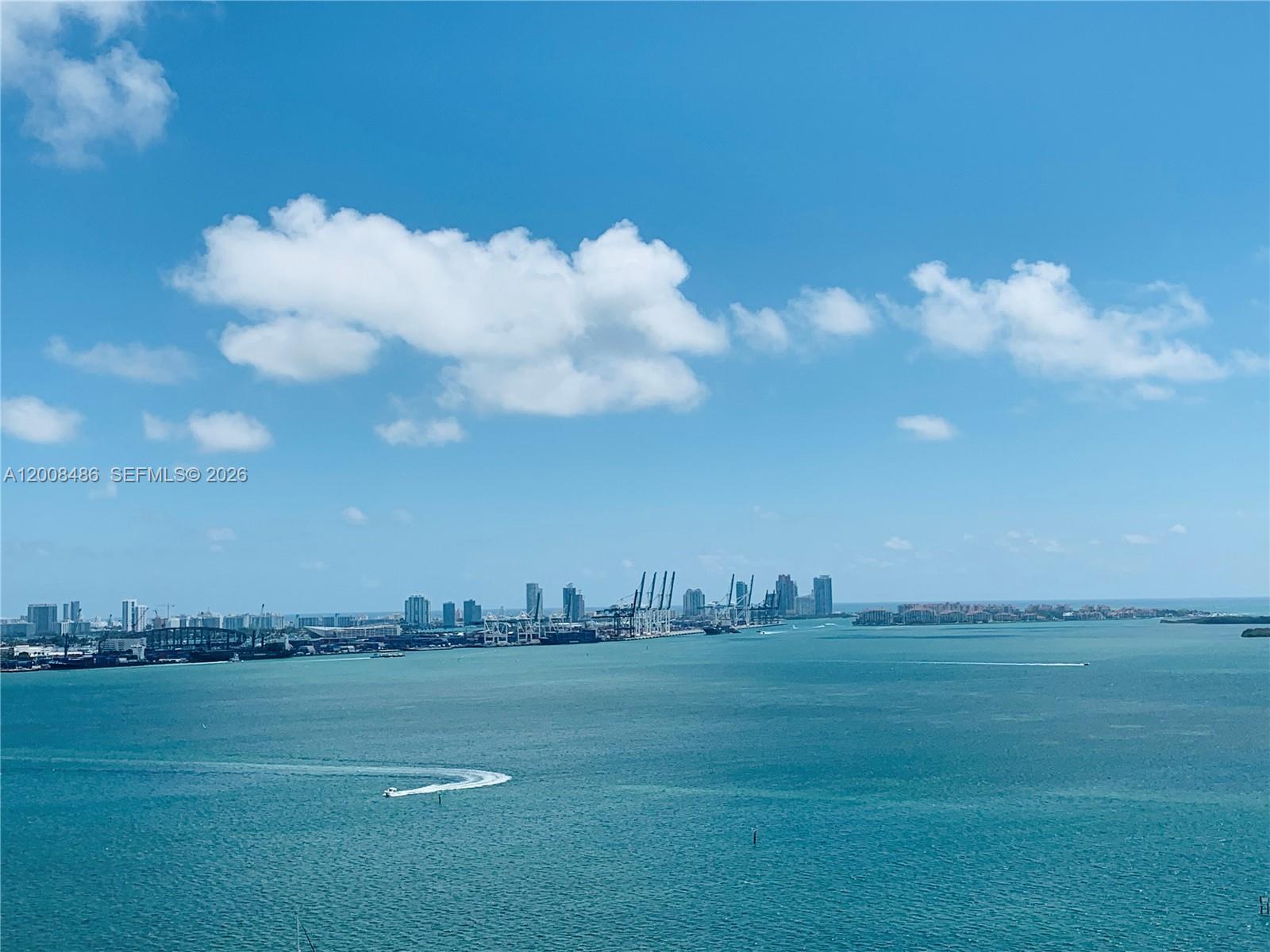 218 SE 14th St #TS207, Miami FL 33131
