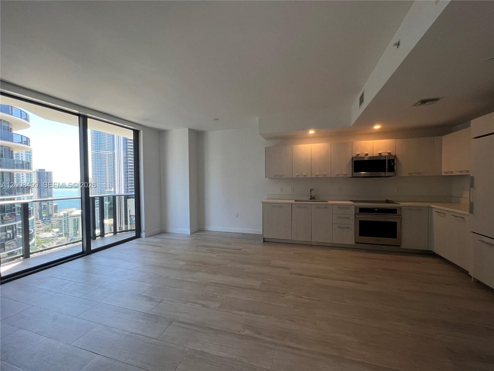 55 SW 9th St #2702, Miami FL 33130