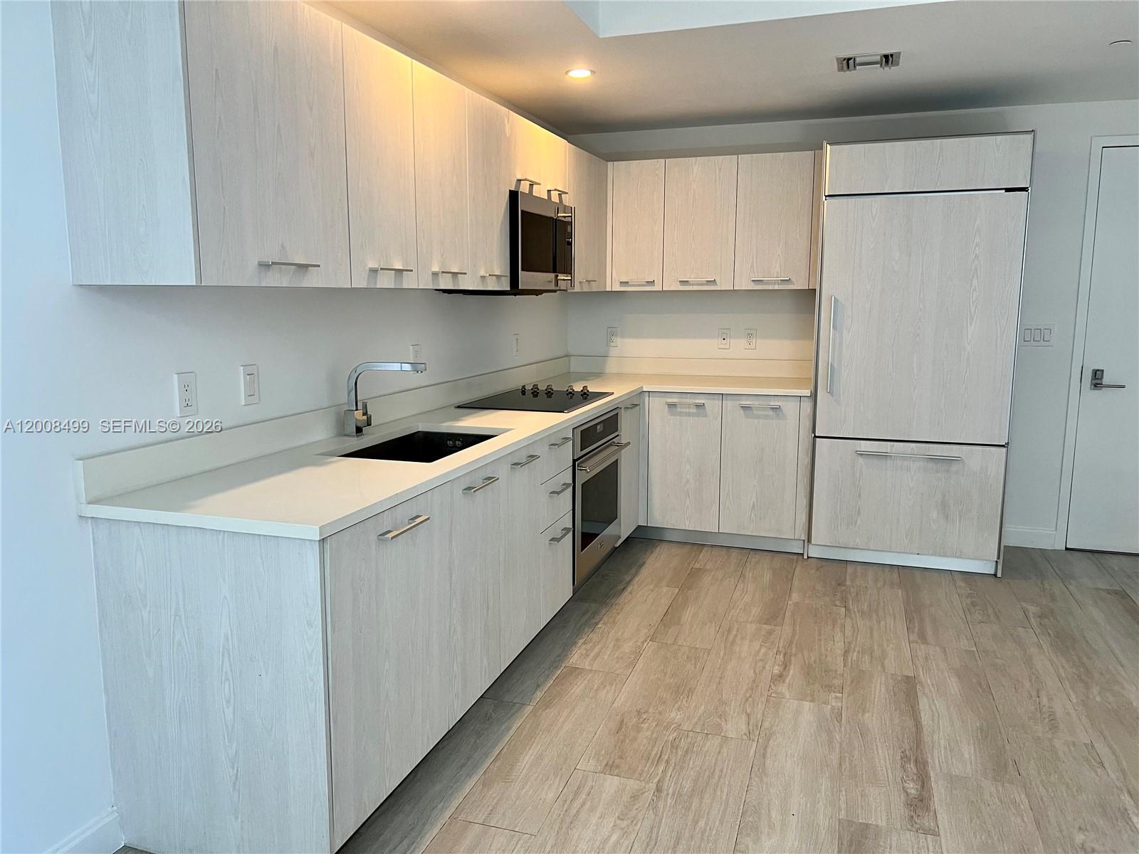 55 SW 9th St #2702, Miami FL 33130