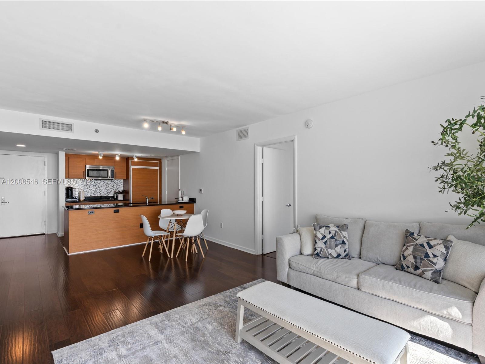 50 Biscayne Blvd #3308, Miami FL 33132