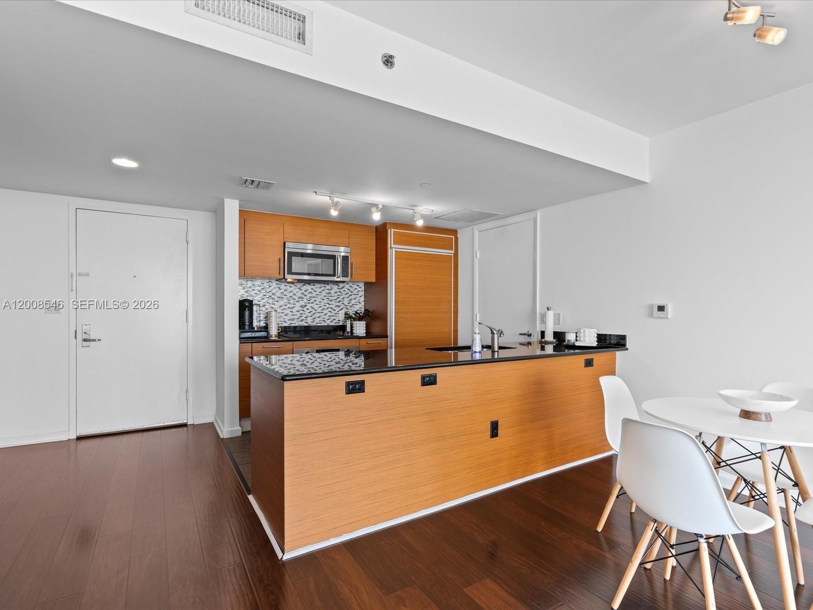 50 Biscayne Blvd #3308, Miami FL 33132