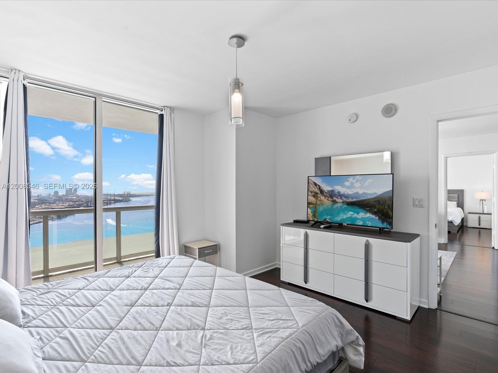50 Biscayne Blvd #3308, Miami FL 33132
