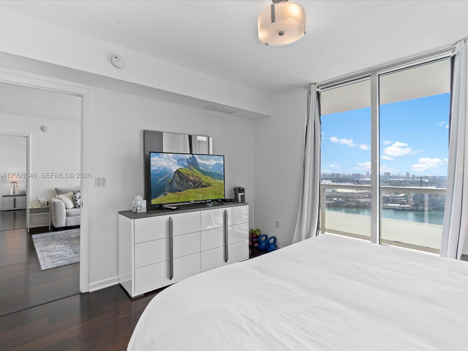 50 Biscayne Blvd #3308, Miami FL 33132