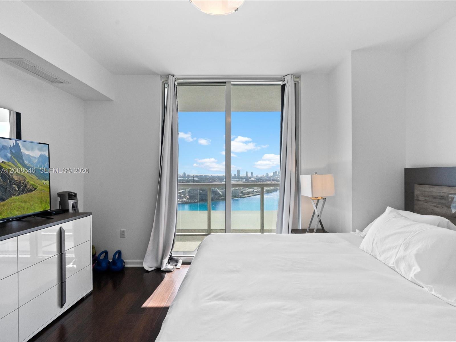 50 Biscayne Blvd #3308, Miami FL 33132