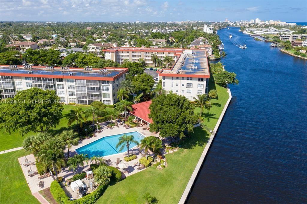 3050 NE 48th Ct #405, Lighthouse Point FL 33064
