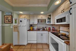 3050 NE 48th Ct #405, Lighthouse Point FL 33064