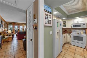 3050 NE 48th Ct #405, Lighthouse Point FL 33064