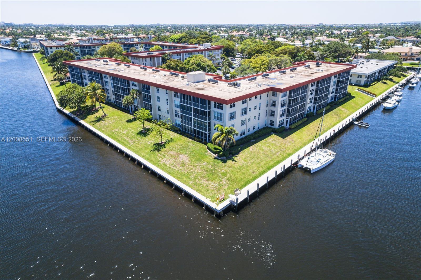 3050 NE 48th Ct #405, Lighthouse Point FL 33064
