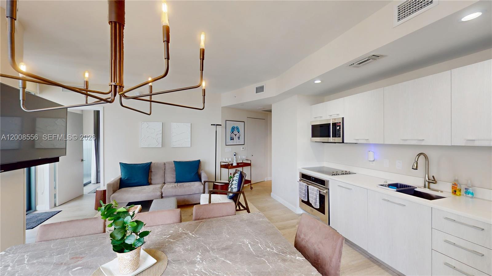 55 SW 9th St #1808, Miami FL 33130