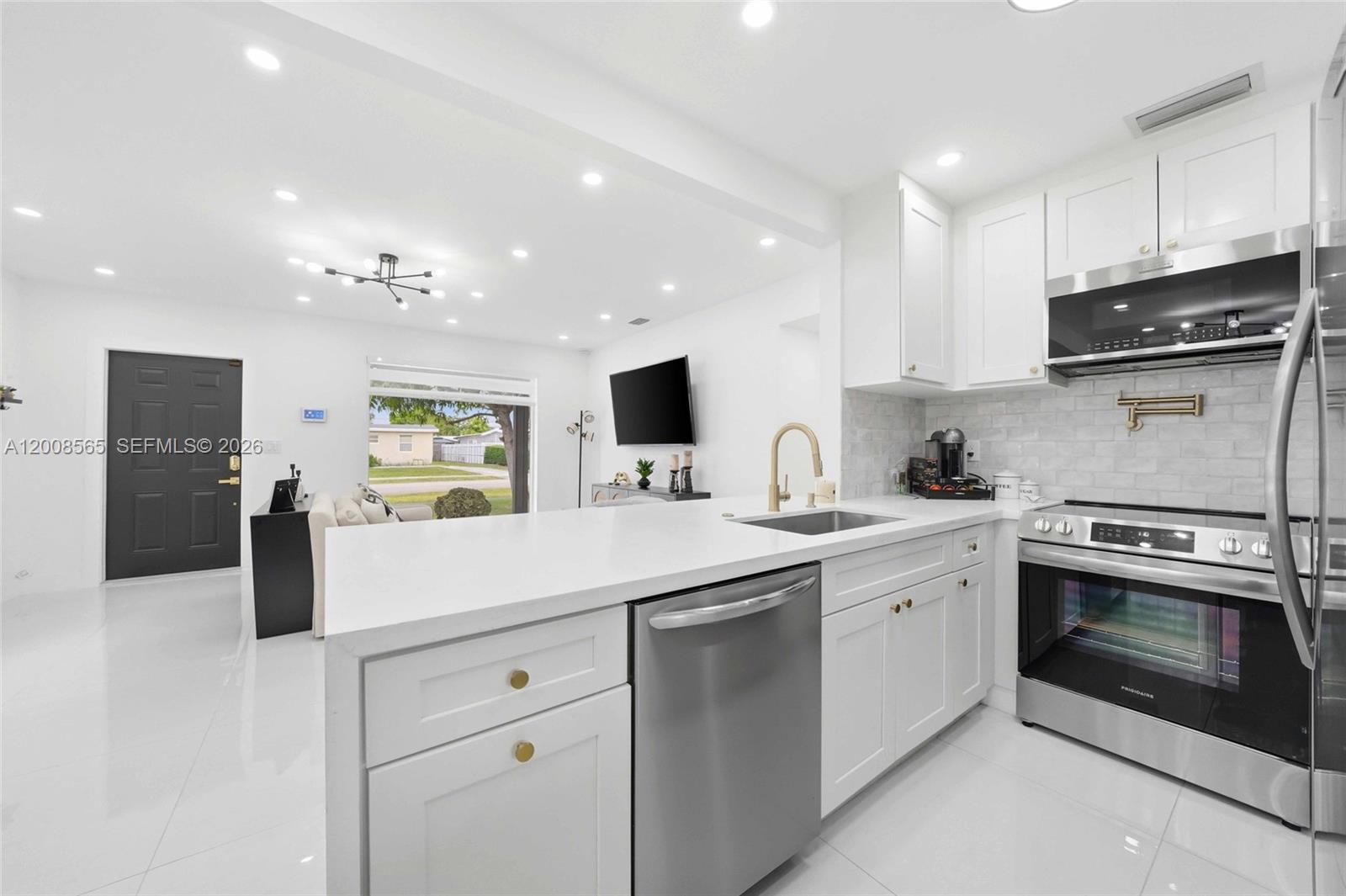 10860 SW 40th Ter, Miami FL 33165