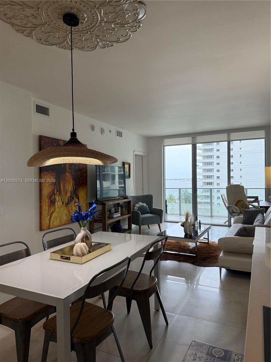 1300 Brickell Bay Dr #807, Miami FL 33131
