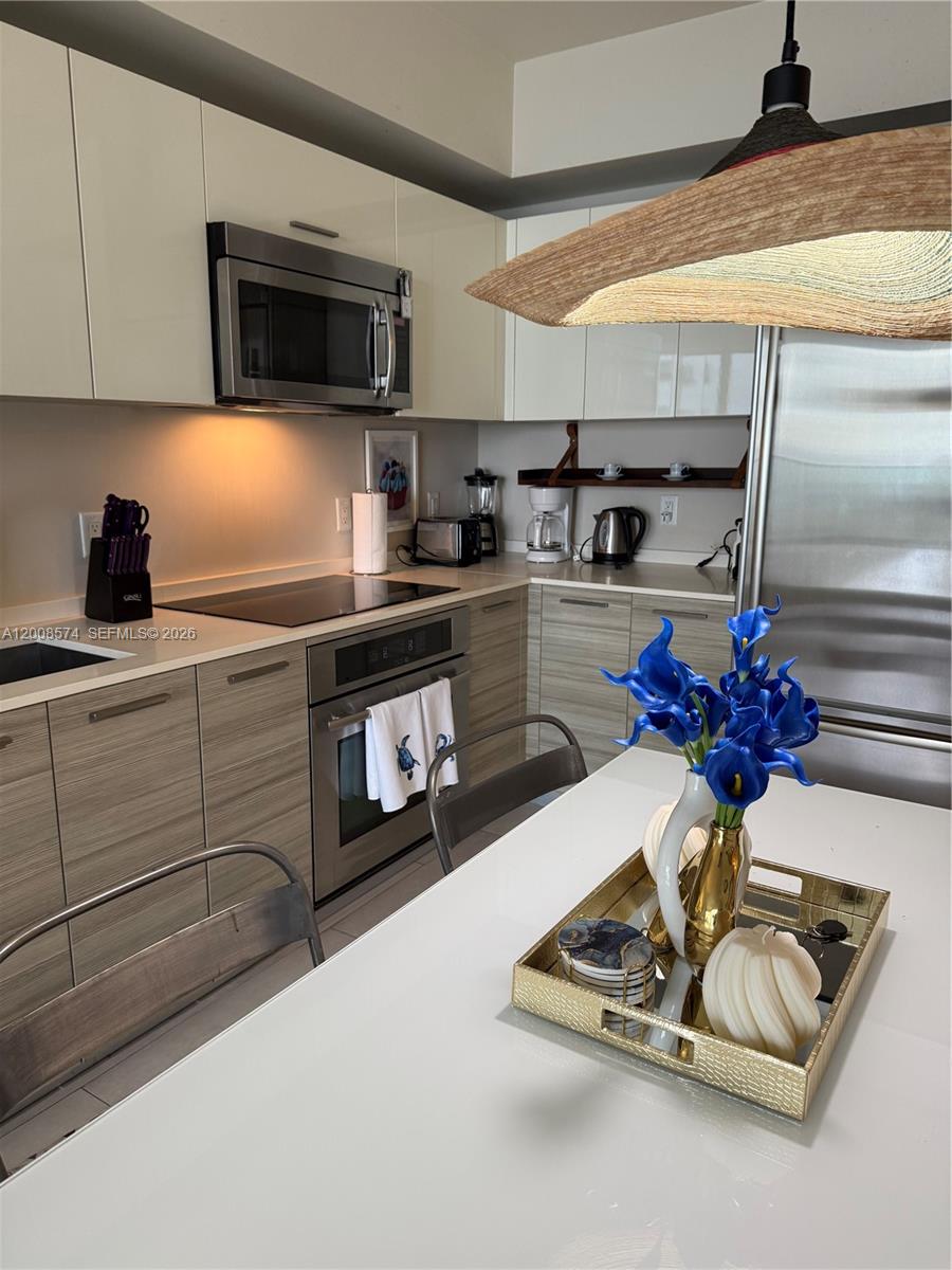1300 Brickell Bay Dr #807, Miami FL 33131