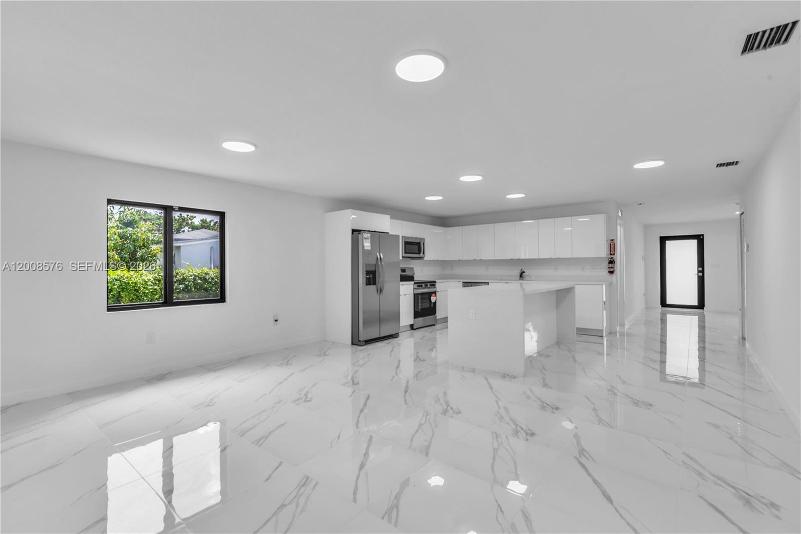 152 NW 18 St, Homestead FL 33030