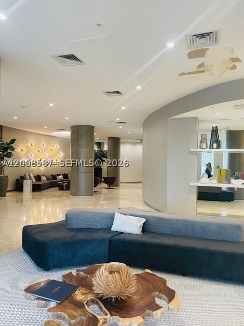 10275 Collins Ave #327, Bal Harbour FL 33154