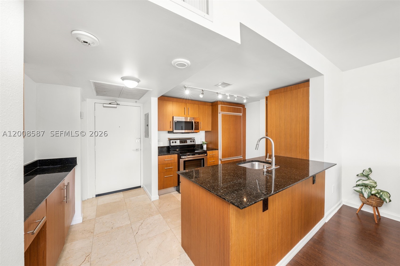 10275 Collins Ave #327, Bal Harbour FL 33154